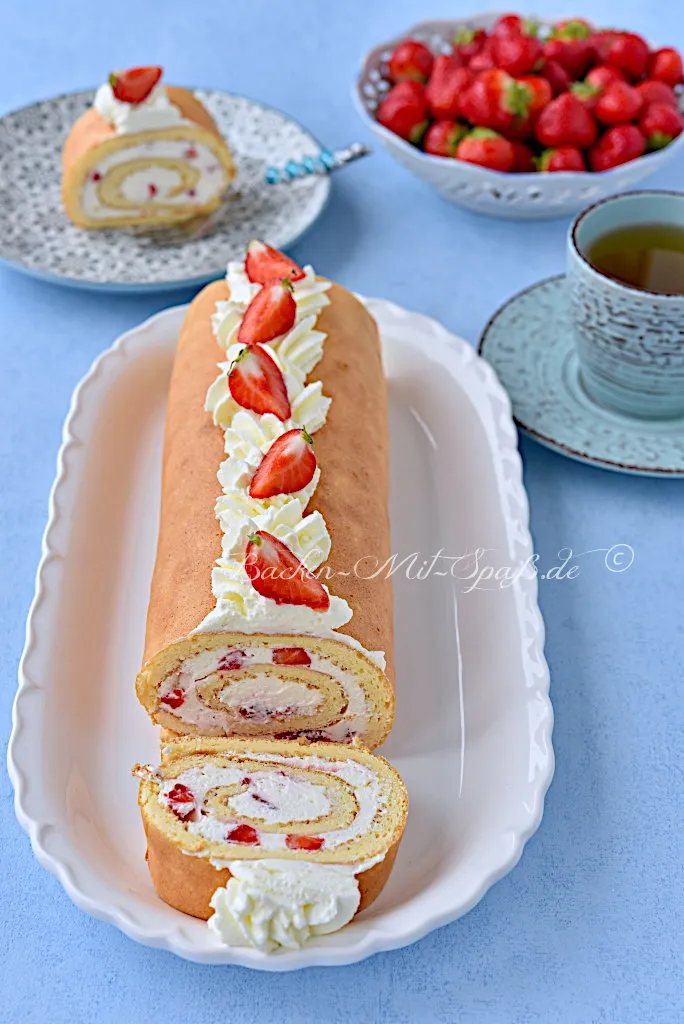 Erdbeer-Mascarpone-Rolle ohne Mehl und Zucker (Low Carb, Keto)
