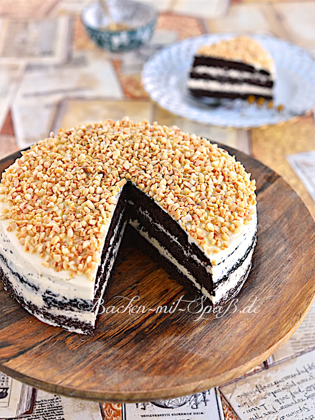 Schokoladentorte mit Buttercreme (Low Carb, Keto)