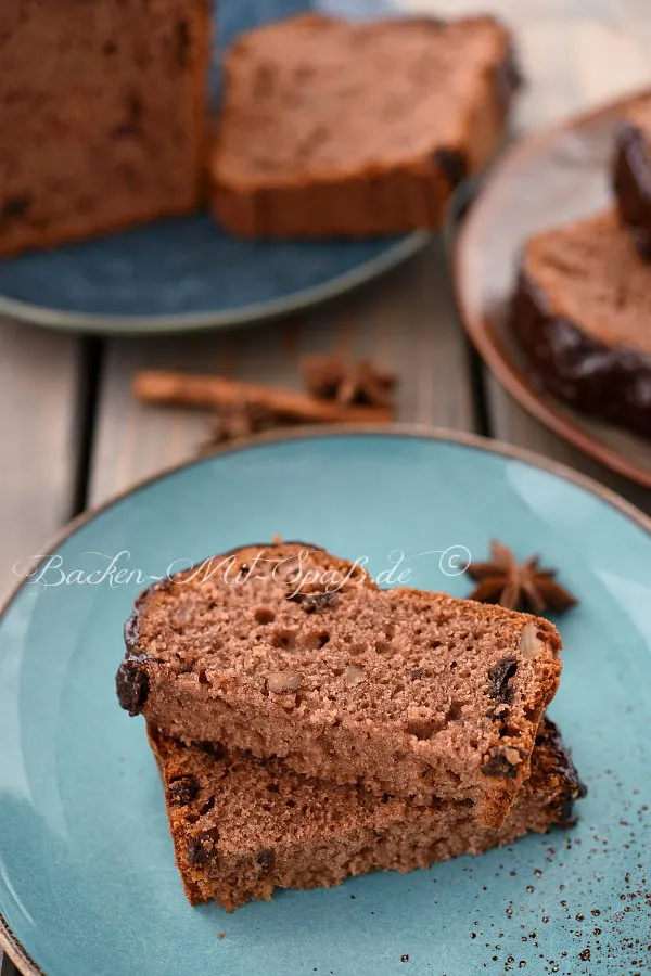 Gewürzkuchen mit Buttermilch und Konfitüre