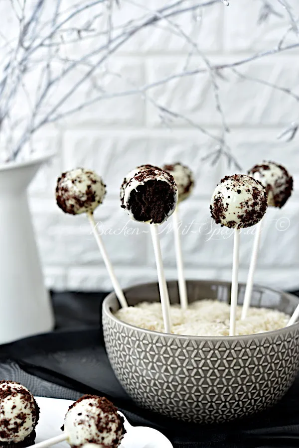 Oreo-Cake-Pops