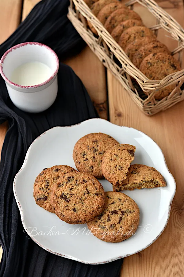 Mandelkekse mit Schokostückchen (low carb)