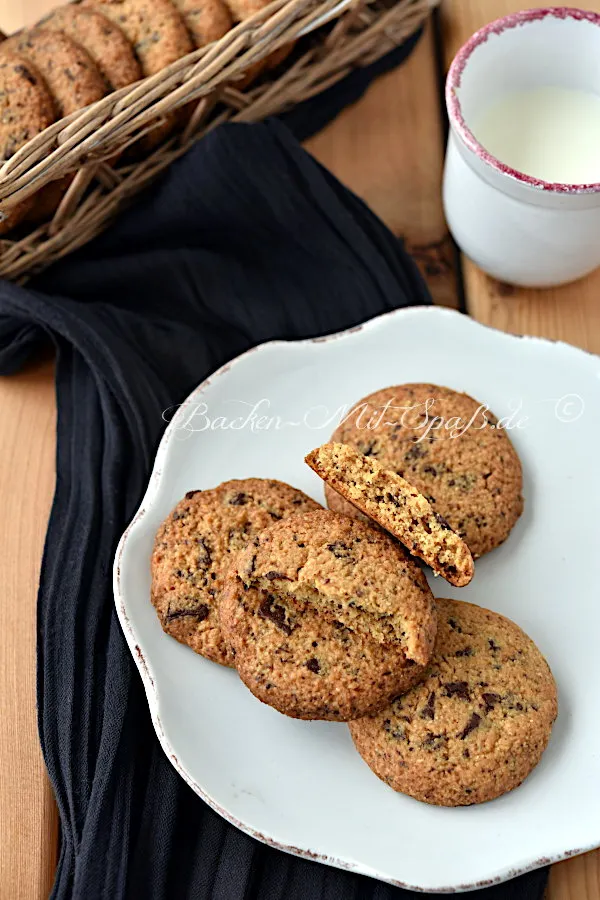 Mandelkekse mit Schokostückchen (low carb)