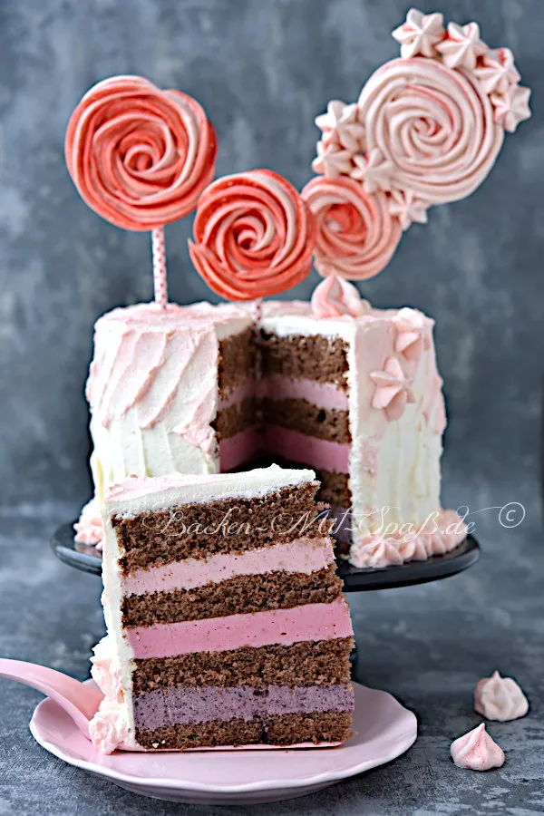 Beeren-Mousse-Torte