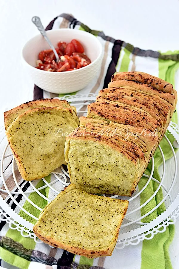 Zupfbrot mit Pesto