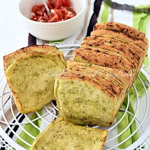 Zupfbrot mit Pesto