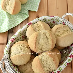 Weizenbrötchen mit Hefe