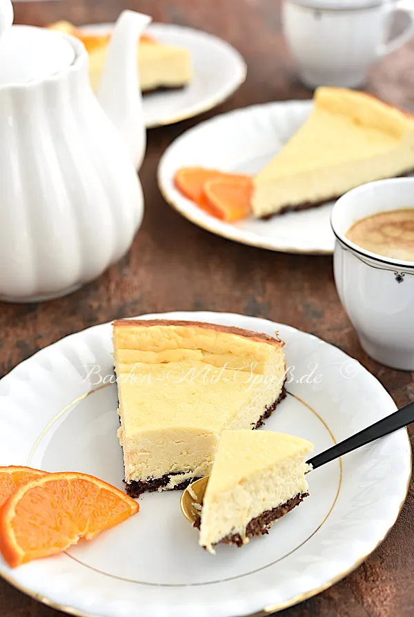 Keto-Käsekuchen mit Mandelboden