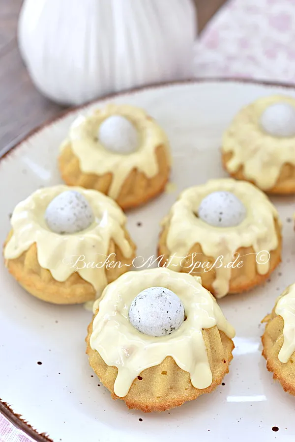 Mini-Ostergugelhupf ohne Ei und Gluten