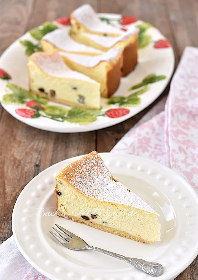 Fluffiger Käsekuchen mit Boden