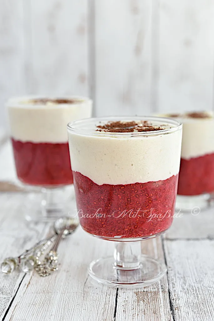 Erdbeer-Bananen-Chia-Dessert (ohne Zucker, Gluten und Laktose)