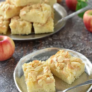 Saftiger Apfelkuchen mit Mandelkruste