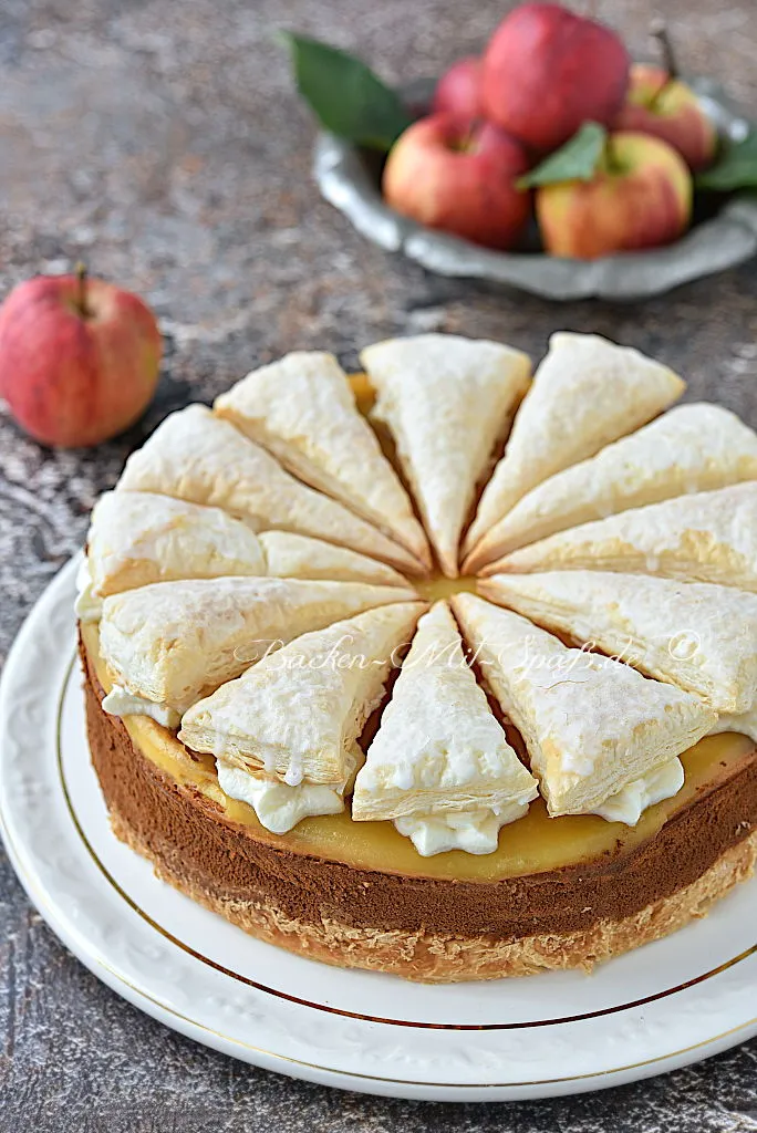 Apfel-Käsekuchen mit Blätterteig