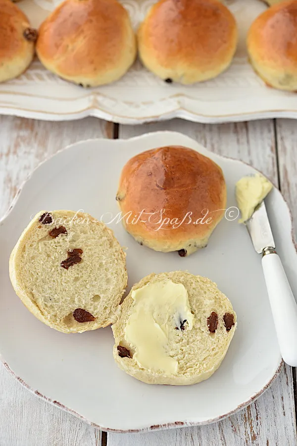 Rosinenbrötchen