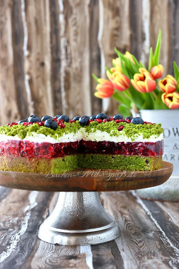 Spinatkuchen mit Beeren