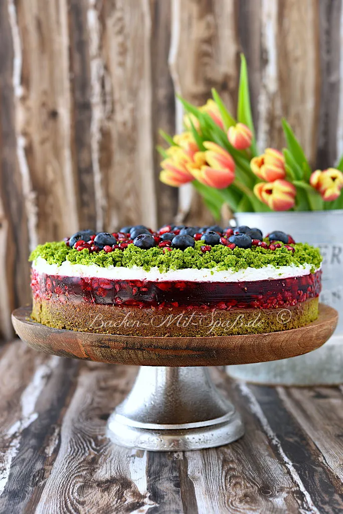 Spinatkuchen mit Beeren