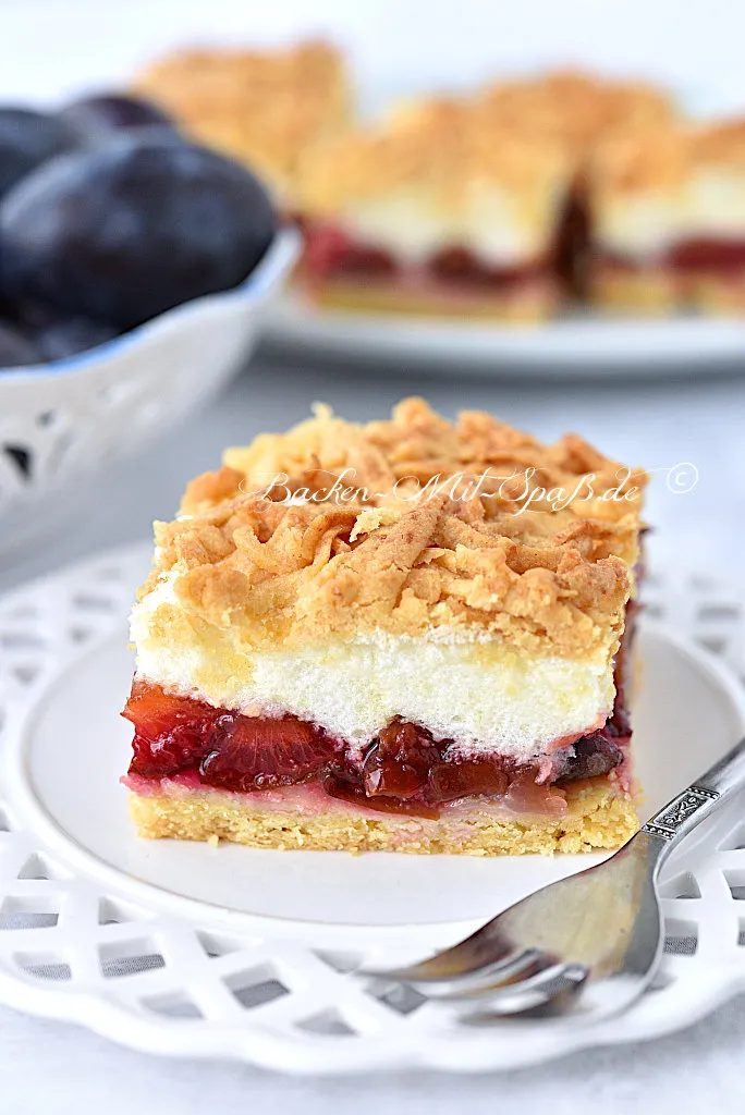 Zwetschgenkuchen mit Baiser und Streusel