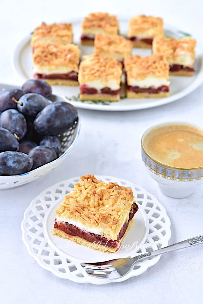 Zwetschgenkuchen mit Baiser und Streusel