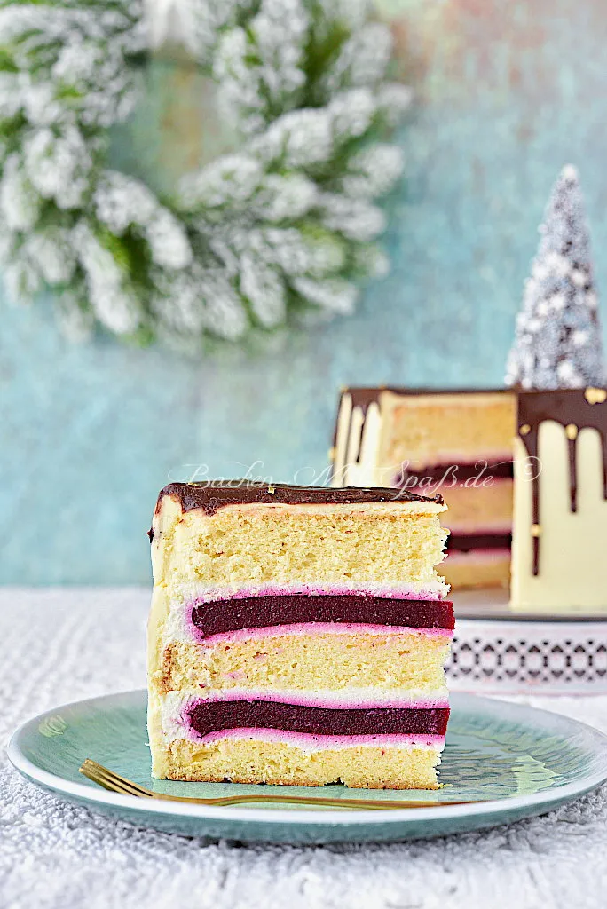 Weihnachtliche Beeren-Torte