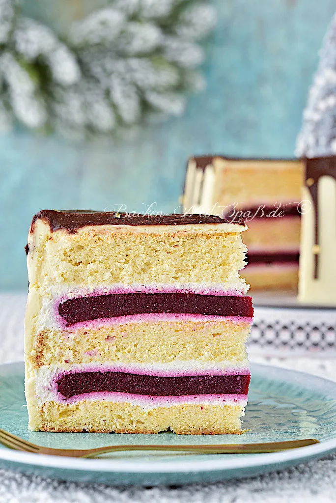 Weihnachtliche Beeren-Torte