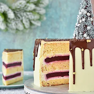 Weihnachtliche Beeren-Torte