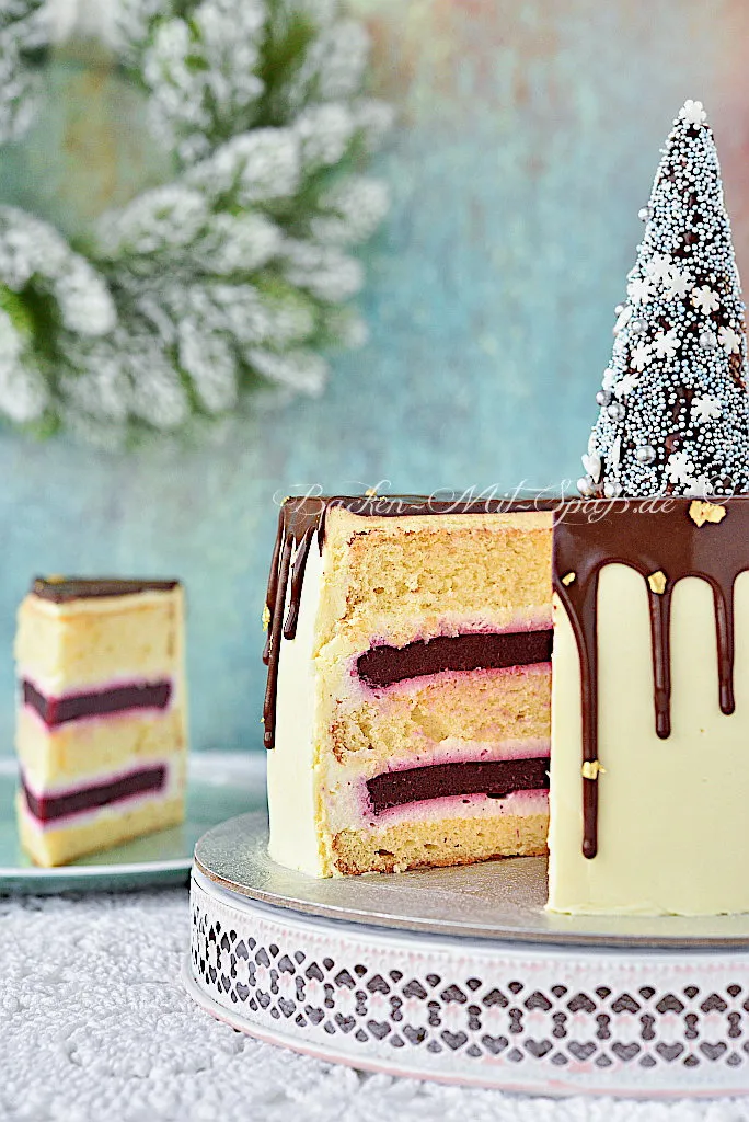 Weihnachtliche Beeren-Torte