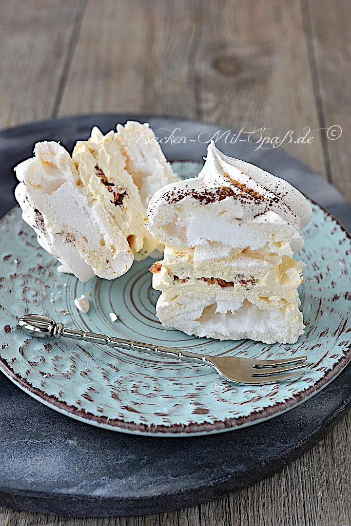 Baisers mit Amaretto-Creme