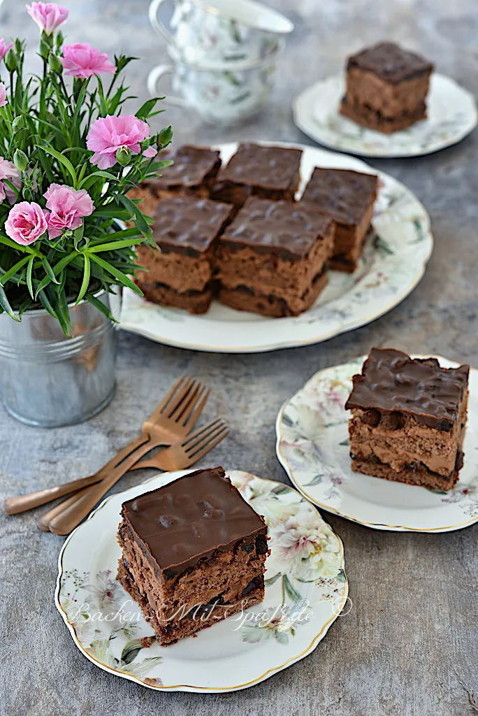 Beschwipster Schokoladen-Rosinen-Kuchen Beschwipster Schokoladen-Rosinen-Kuchen