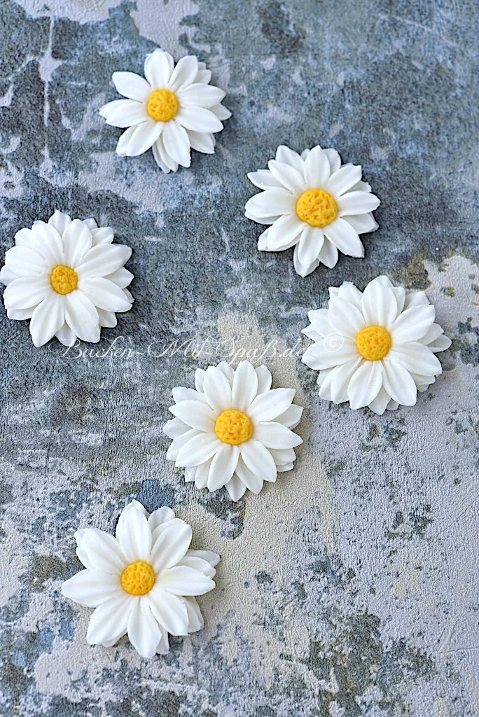 Margeriten aus Fondant Margeriten aus Fondant