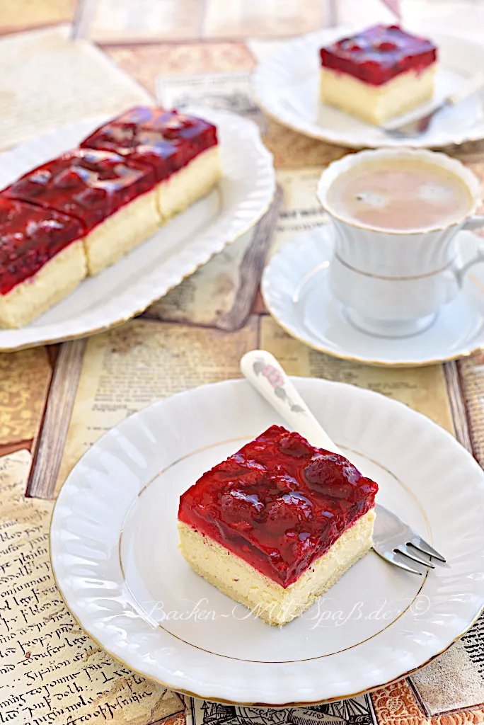 Gekochter Käsekuchen mit Götterspeise