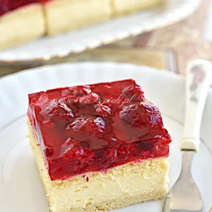 Gekochter Käsekuchen mit Götterspeise