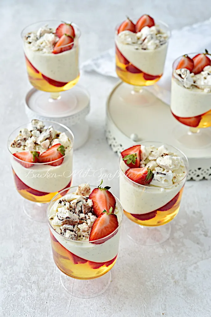 Panna Cotta mit Wackelpudding Panna Cotta mit Wackelpudding