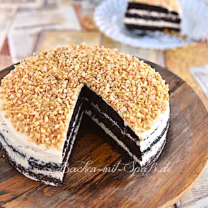 Schokoladentorte mit Buttercreme (Low Carb, Keto)