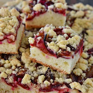 Zwetschgenkuchen mit Streuseln und Öl-Rührteig