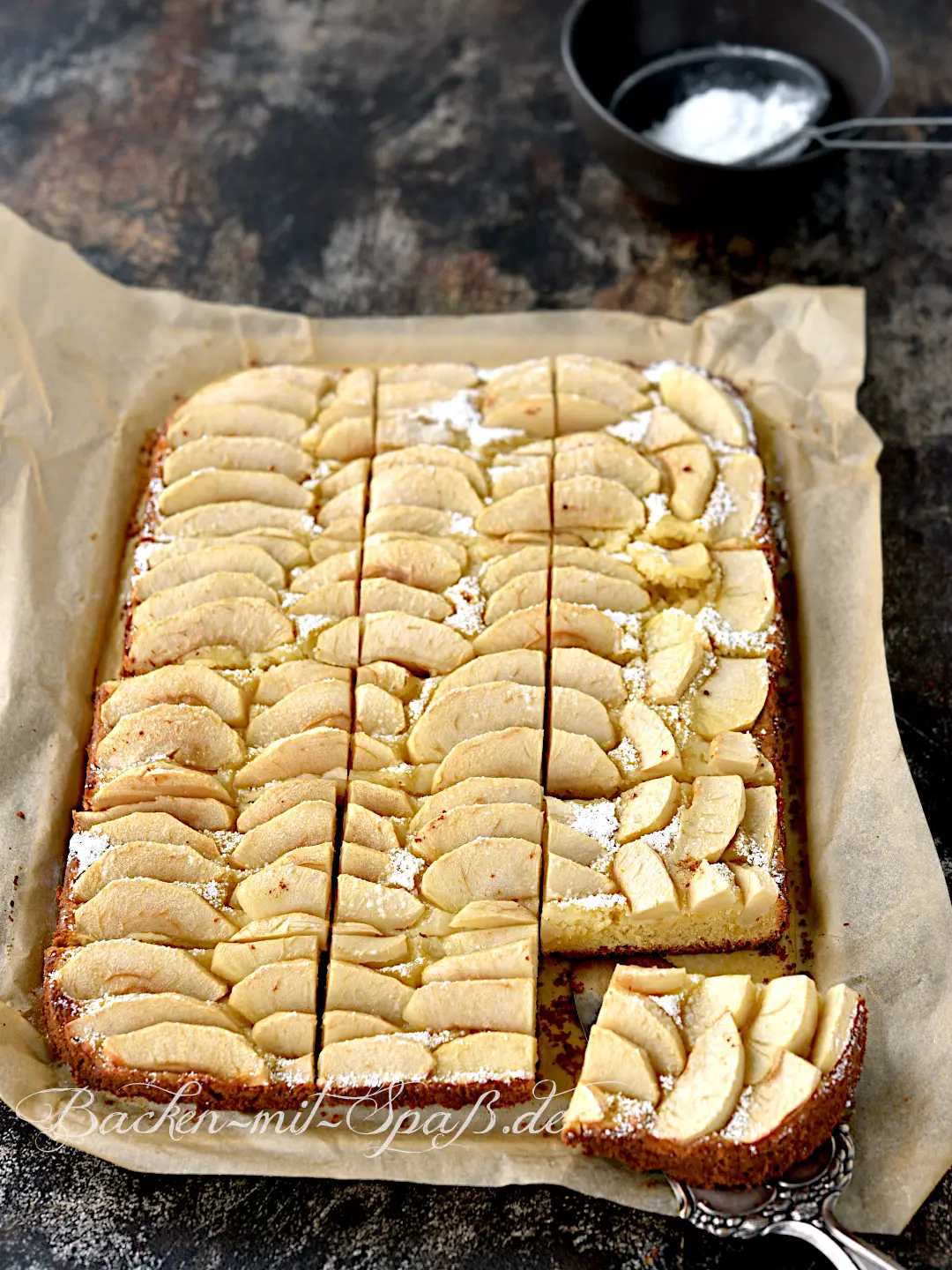 Apfelkuchen mit Hefe-Mürbeteig Apfelkuchen mit Hefe-Mürbeteig