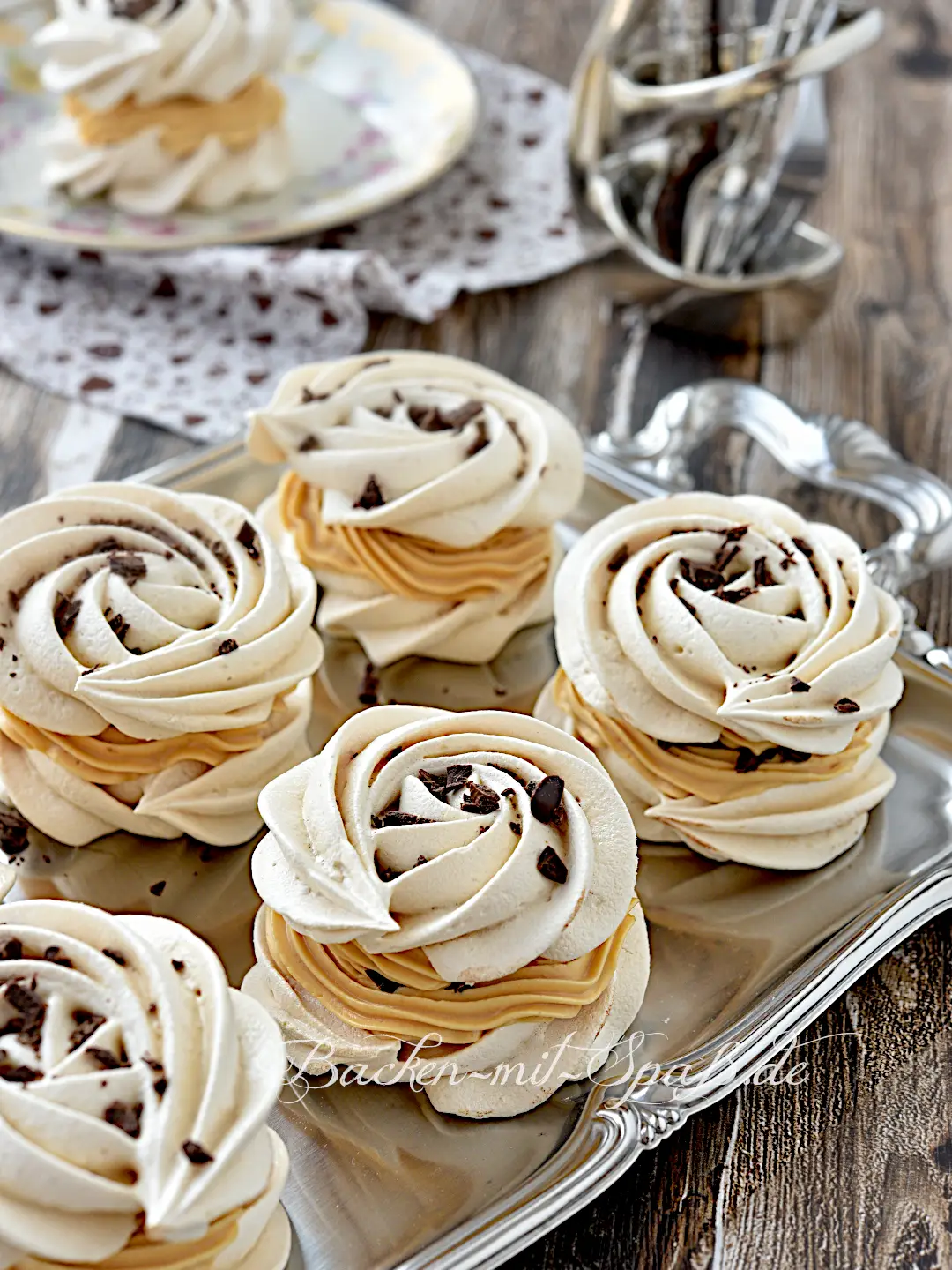 Baisers mit Karamell-Buttercreme Baisers mit Karamell-Buttercreme