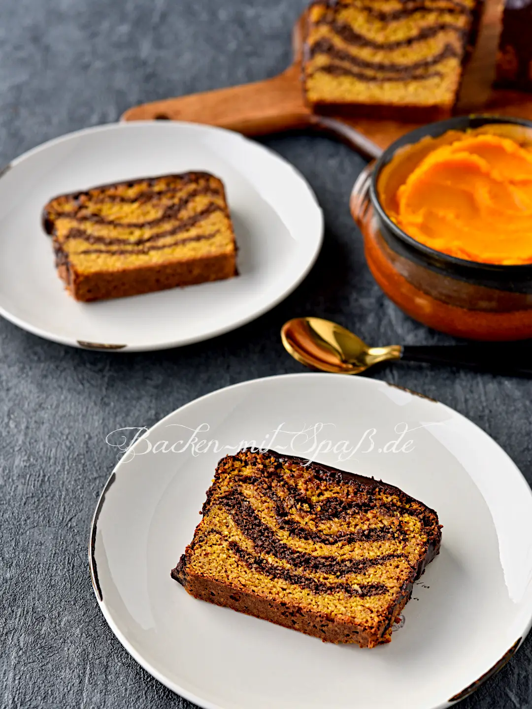 Kürbis-Zebrakuchen (Low Carb, Keto) Kürbis-Zebrakuchen (Low Carb, Keto)