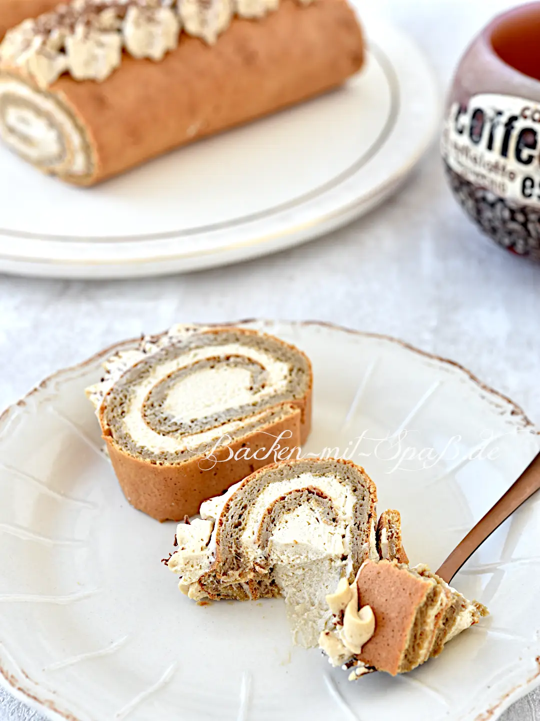 Kaffee-Mascarpone-Rolle ohne Mehl und Zucker (Low Carb, Keto)