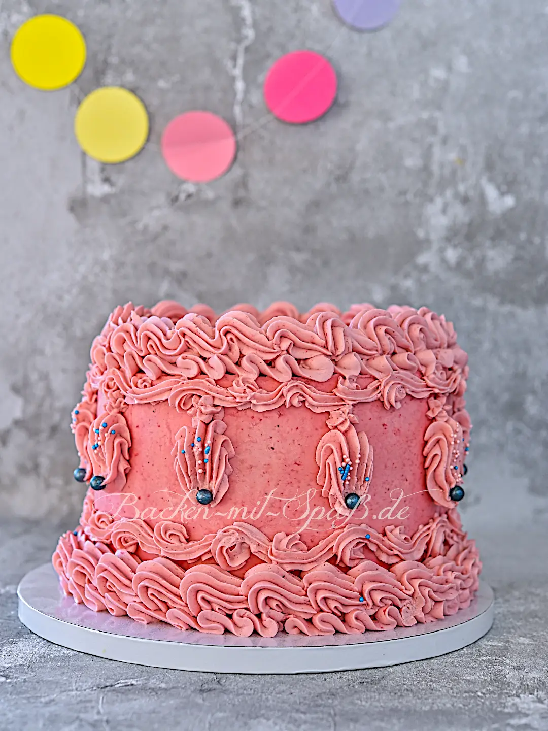 Schoko-Karamell-Torte mit Himbeer Swiss Meringue Buttercreme