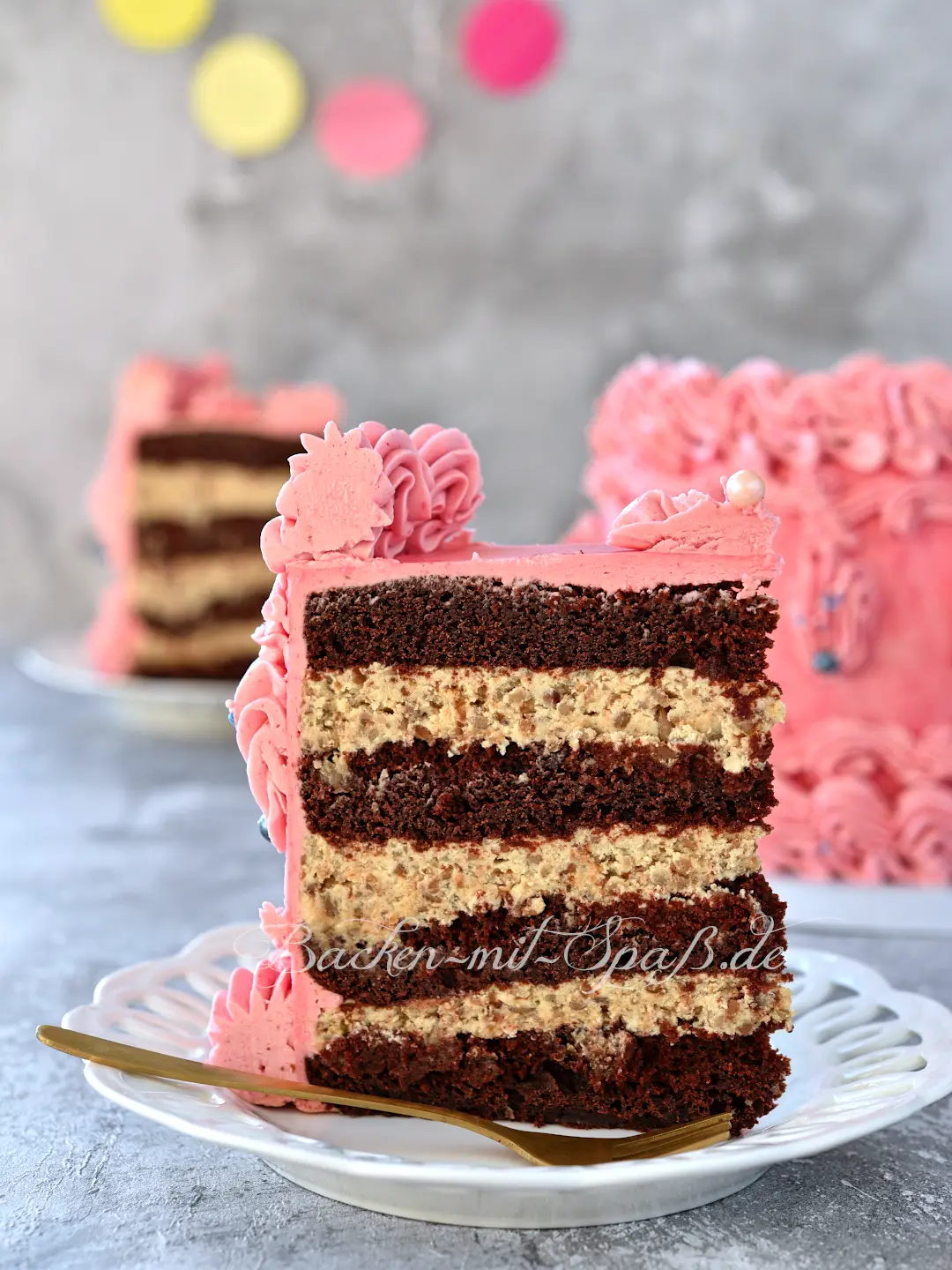 Schoko-Karamell-Torte mit Himbeer Swiss Meringue Buttercreme