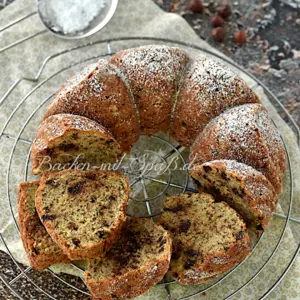 Zucchini-Nuss-Kuchen mit Schokolade