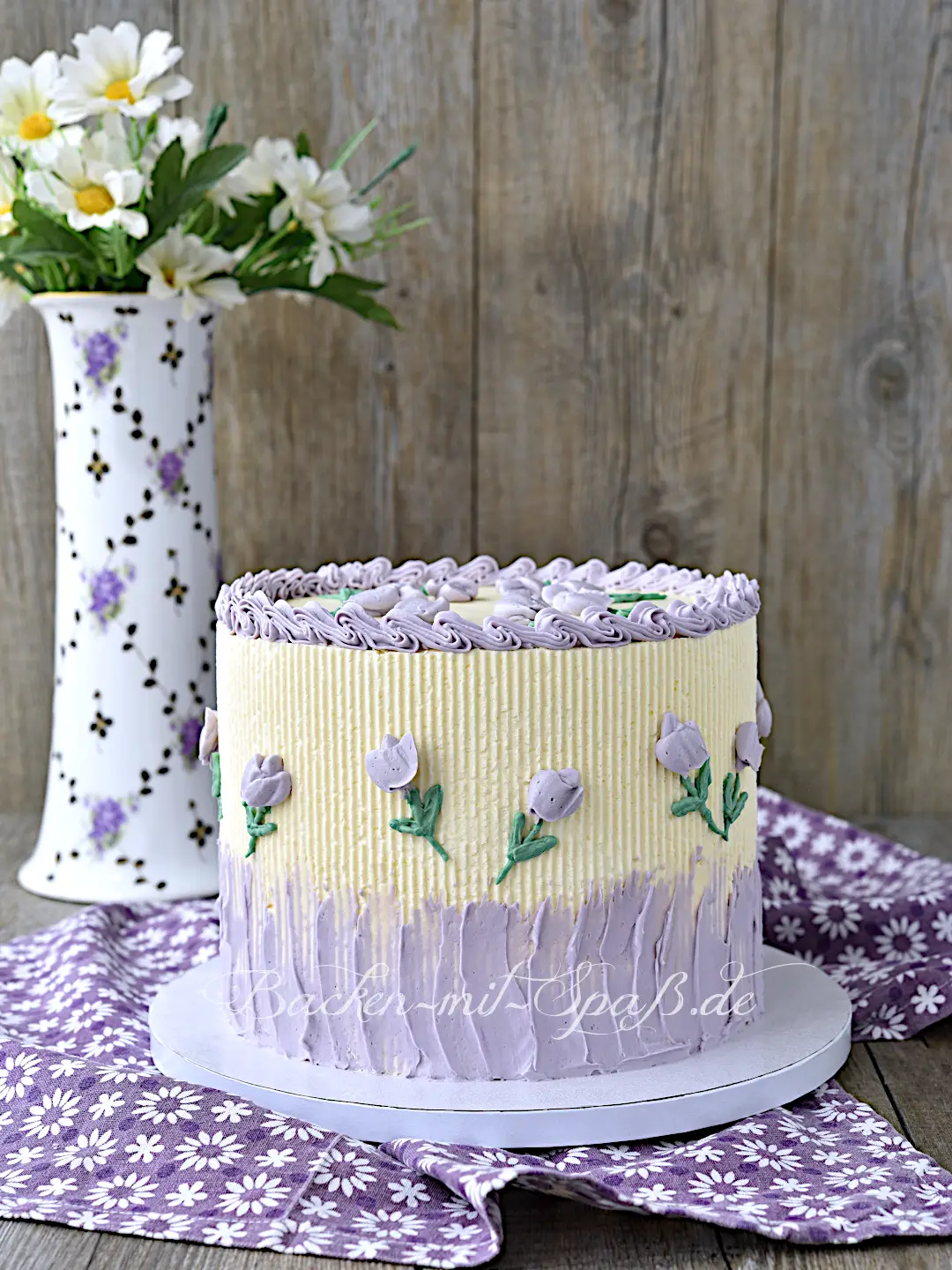 Schoko-Baiser-Torte mit Karamellcreme Schoko-Baiser-Torte mit Karamellcreme