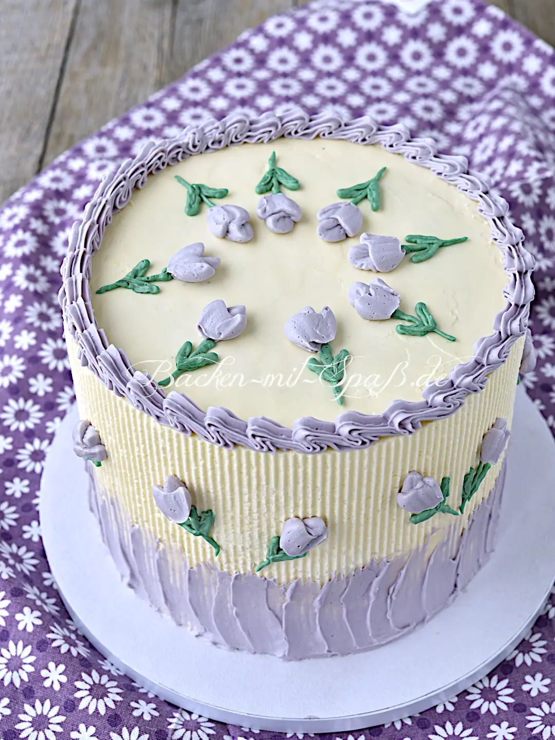 Schoko-Baiser-Torte mit Karamellcreme