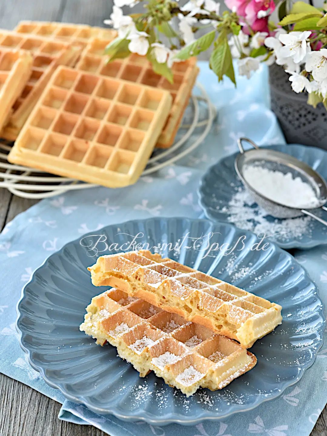 Knusprige Waffeln mit Mineralwasser