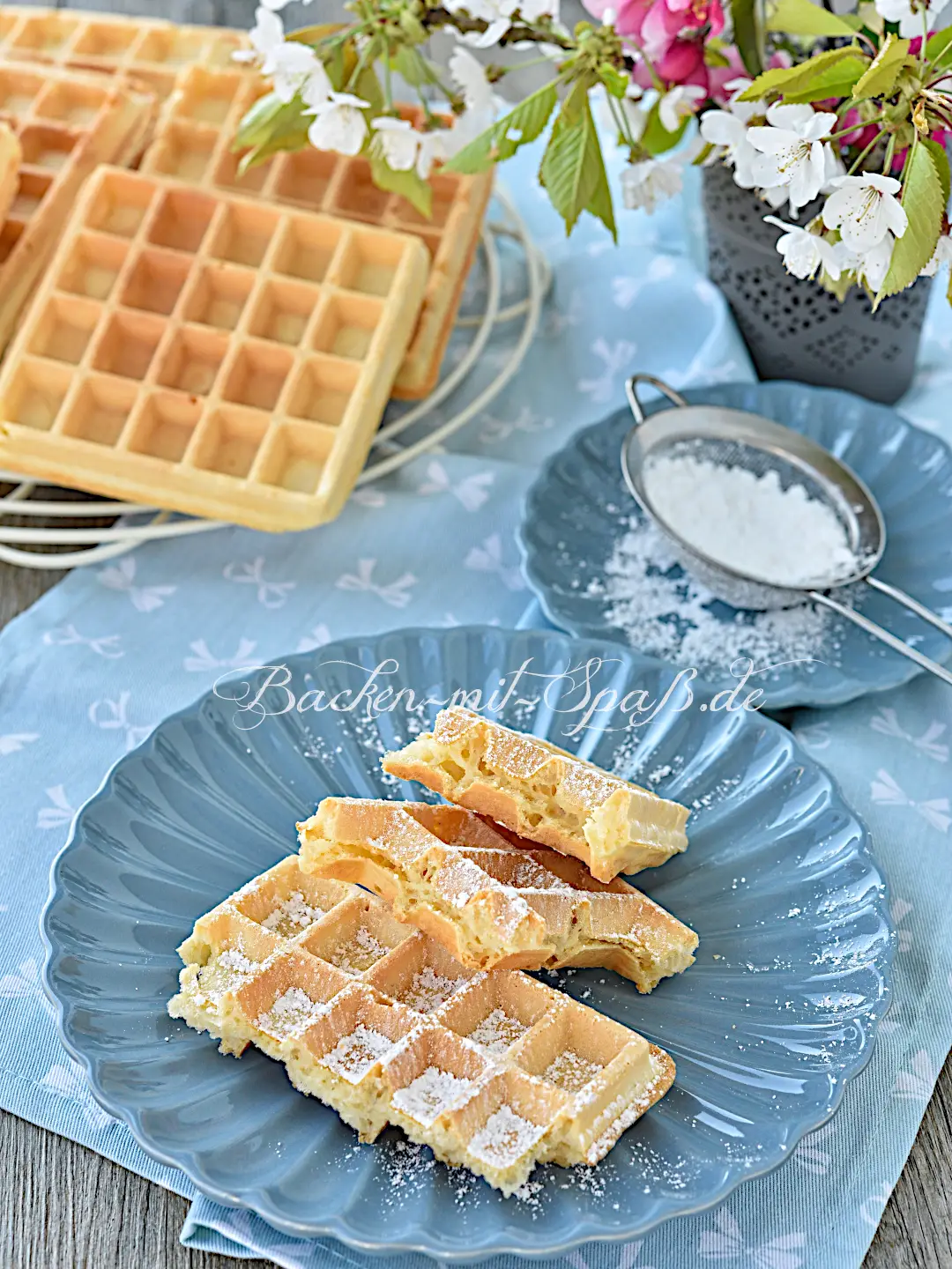 Knusprige Waffeln mit Mineralwasser