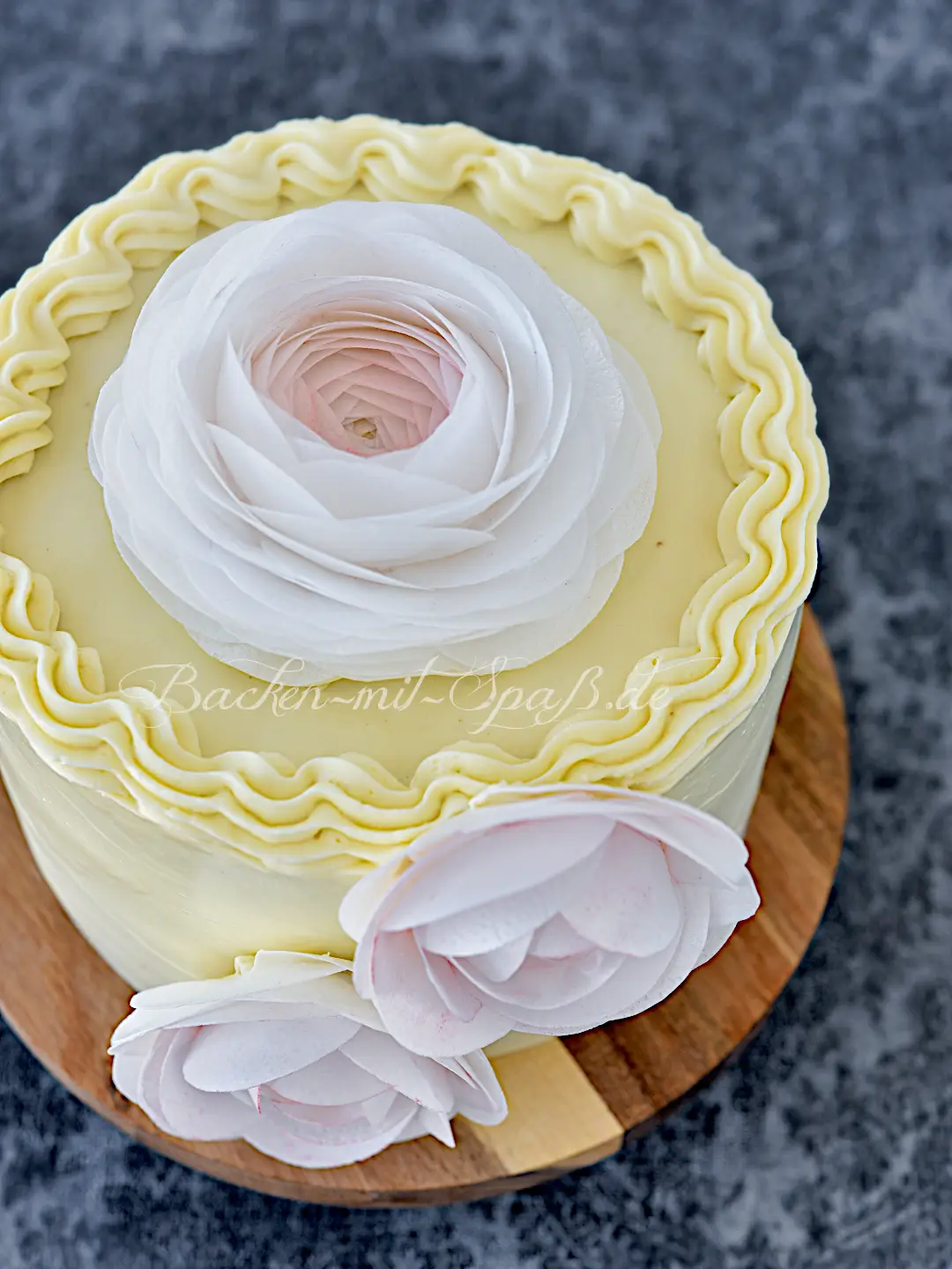 Himbeertorte mit weißer Schokolade und Ganache