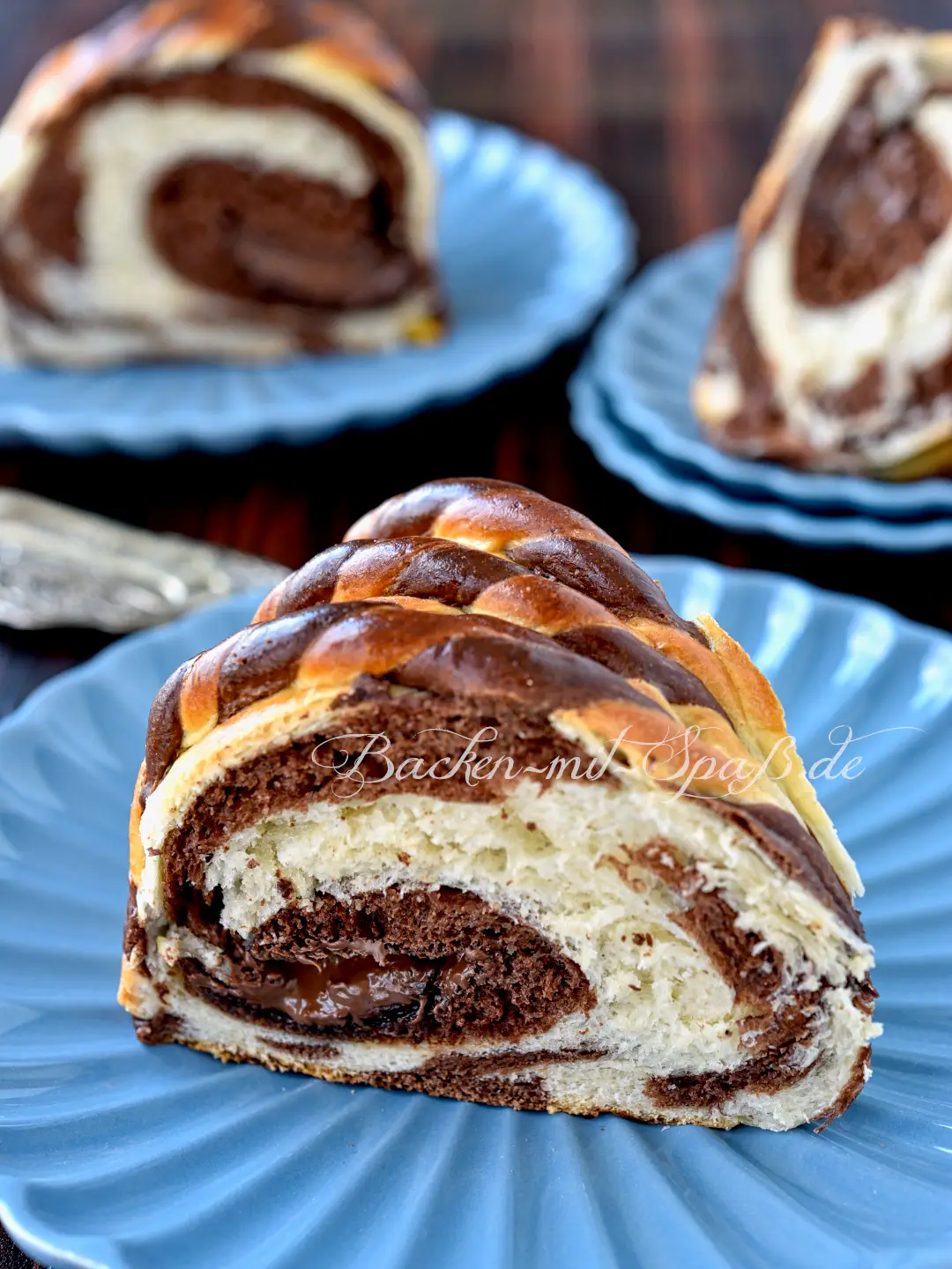 Zweifarbiger Hefekranz mit Nutella