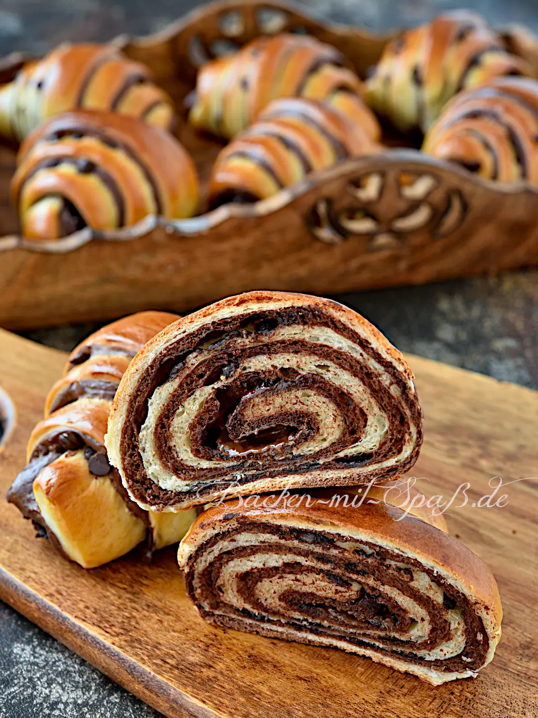 Zweifarbige Hefeteig-Hörnchen mit Nutella