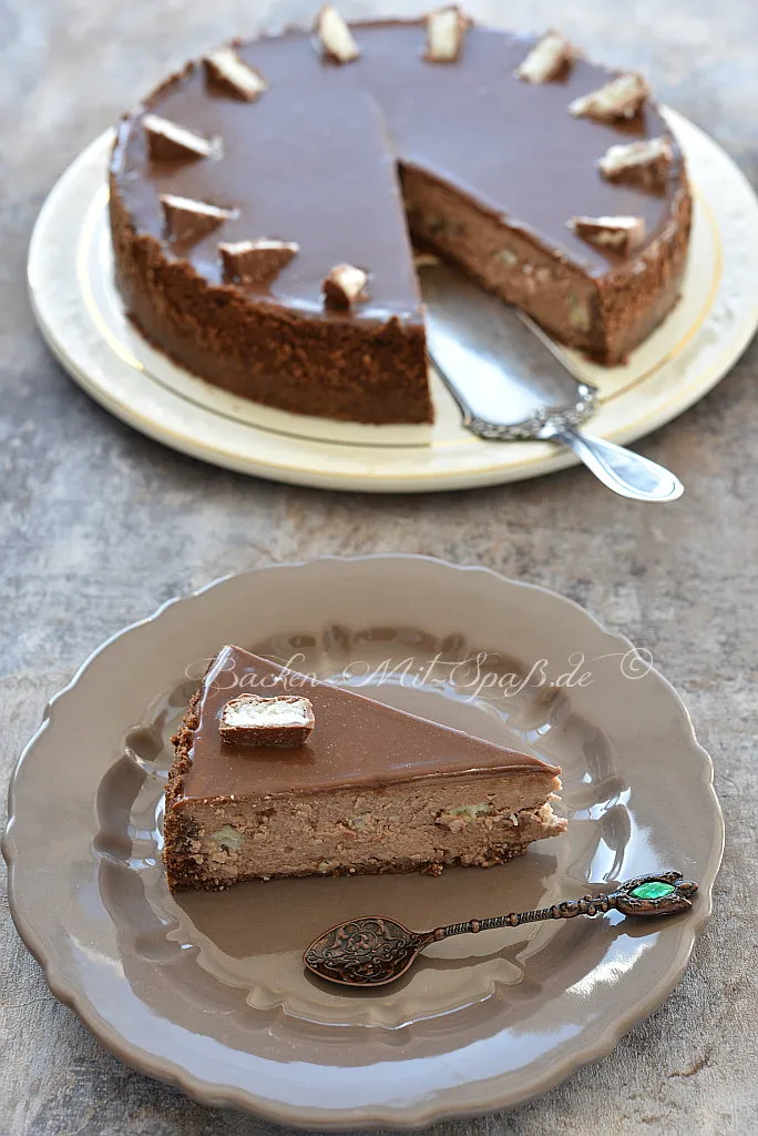 Schokoladenkäsekuchen mit Bounty-Stückchen