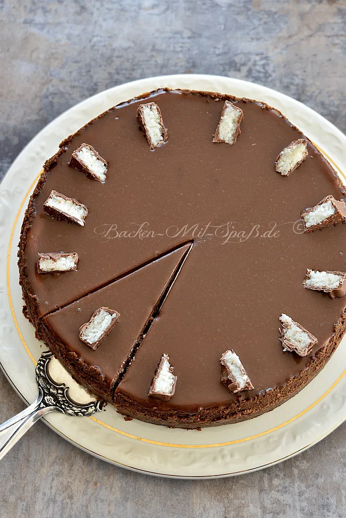 Schokoladenkäsekuchen mit Bounty-Stückchen