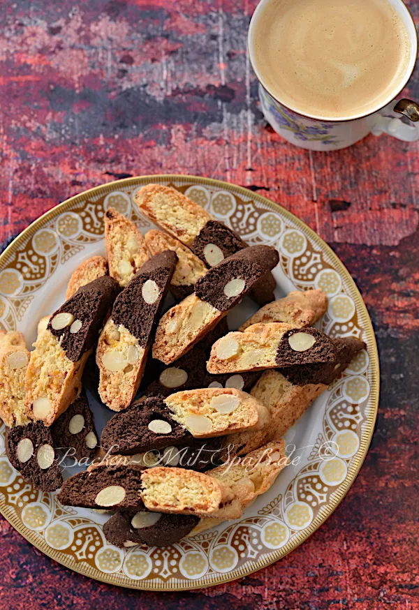 Zweifarbige Cantuccini